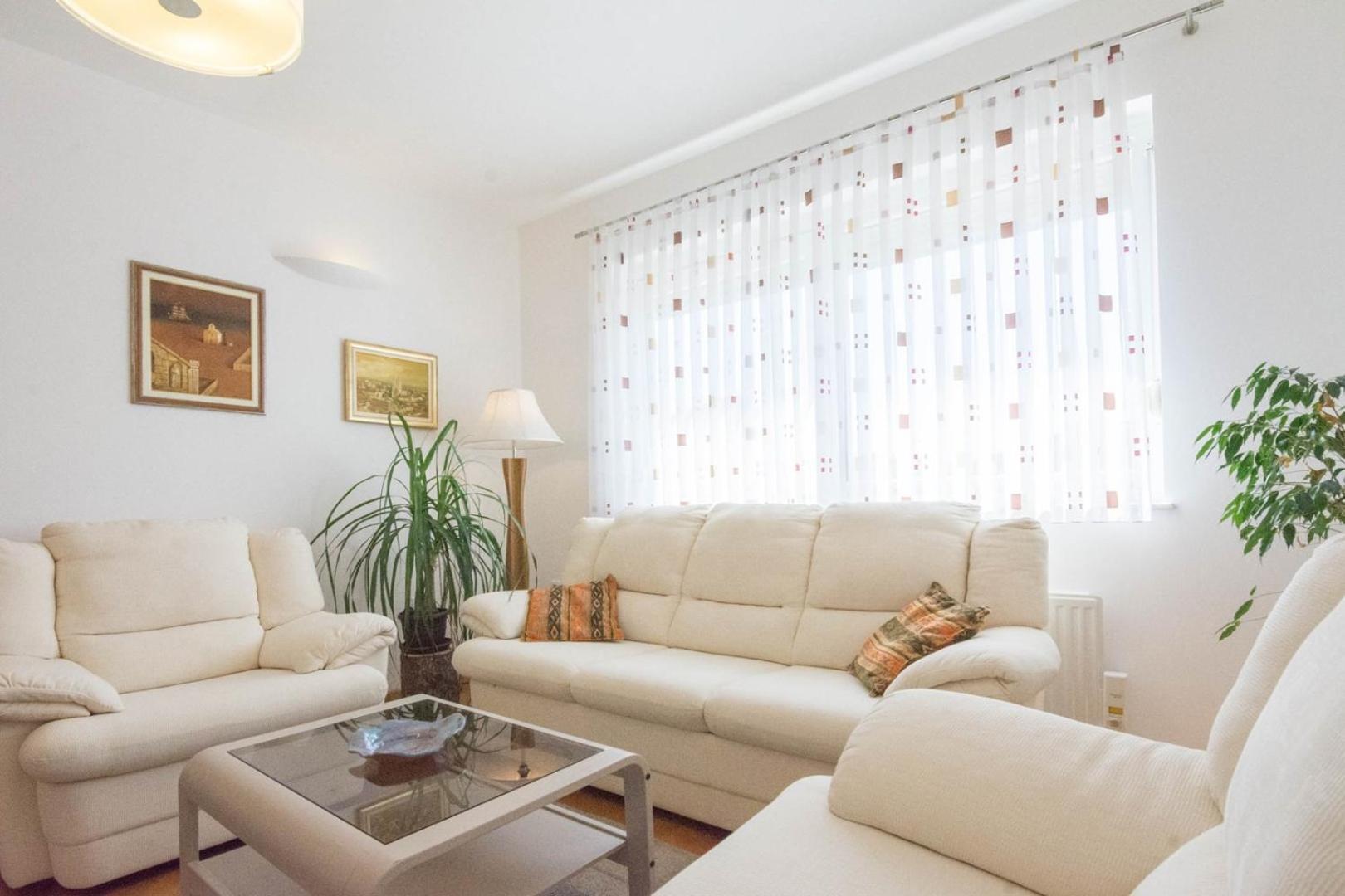 Spacious Apartment On A Great Location -Apartment Kuhta Biograd Na Moru Εξωτερικό φωτογραφία