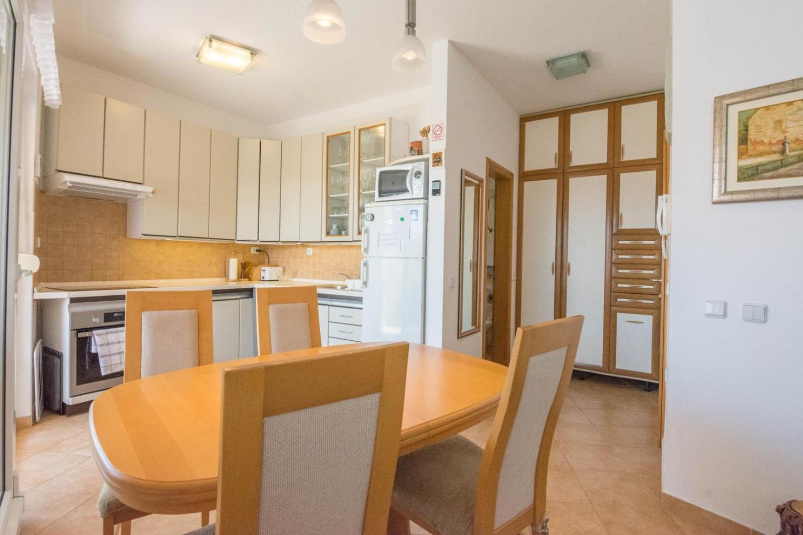 Spacious Apartment On A Great Location -Apartment Kuhta Biograd Na Moru Εξωτερικό φωτογραφία