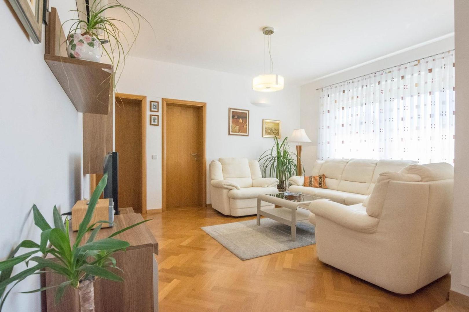 Spacious Apartment On A Great Location -Apartment Kuhta Biograd Na Moru Εξωτερικό φωτογραφία