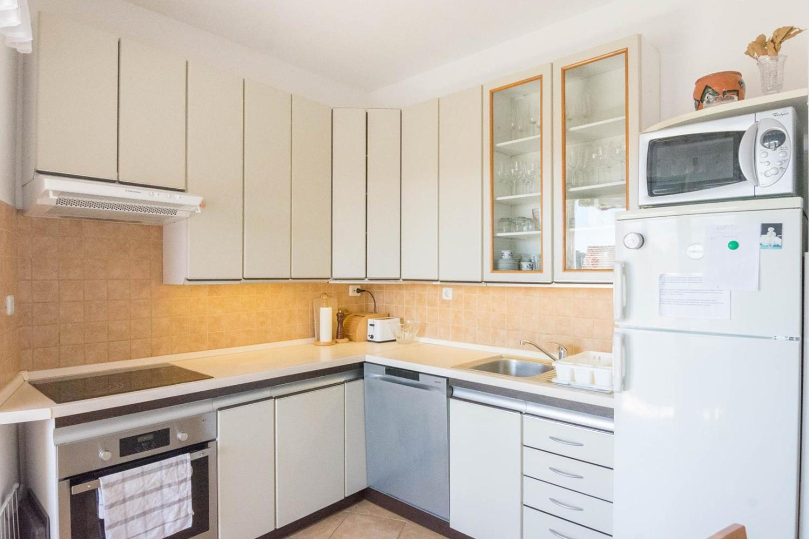 Spacious Apartment On A Great Location -Apartment Kuhta Biograd Na Moru Εξωτερικό φωτογραφία